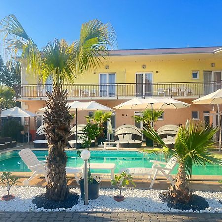 Beach Hotel Шіофок Екстер'єр фото