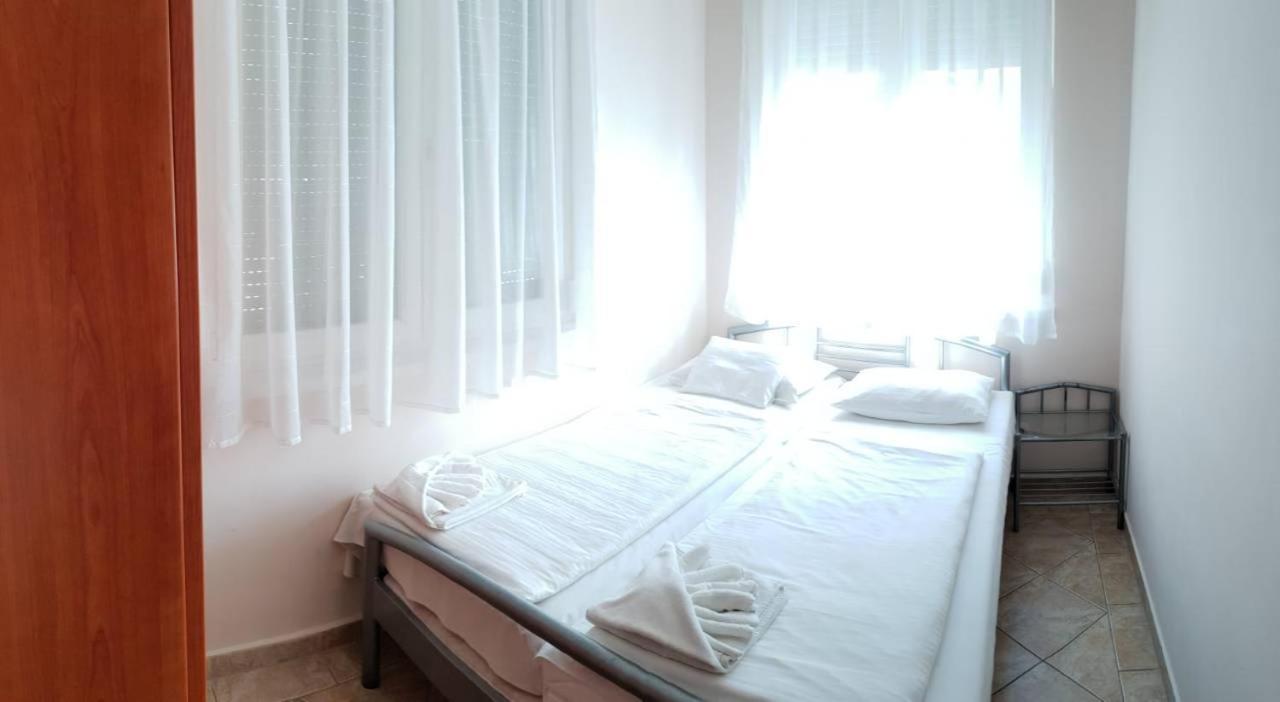 Beach Hotel Шіофок Екстер'єр фото