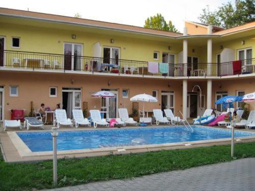 Beach Hotel Шіофок Екстер'єр фото