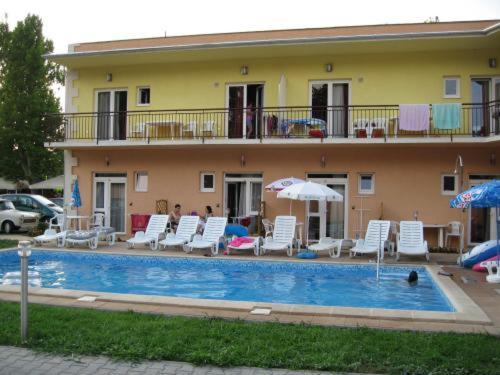Beach Hotel Шіофок Екстер'єр фото