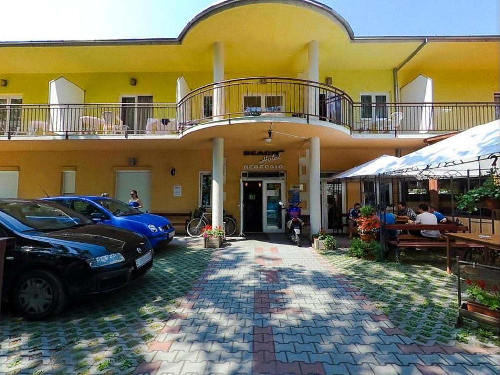 Beach Hotel Шіофок Екстер'єр фото